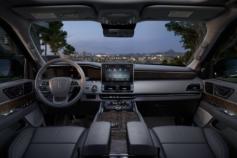 Illustration for article titled A loaded Lincoln Navigator tops 6 figures now